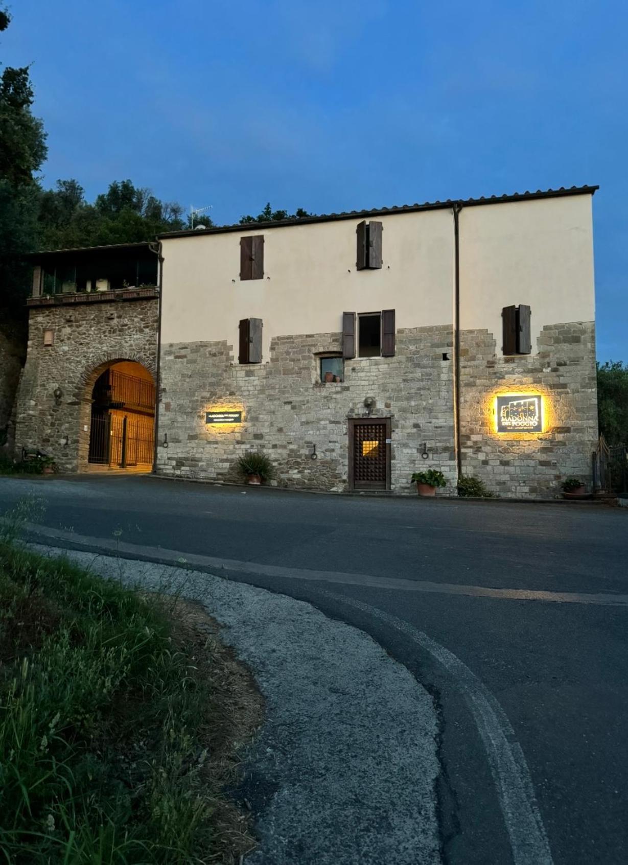 스카를리노 Madonna Del Poggio Cav 아파트 호텔 외부 사진
